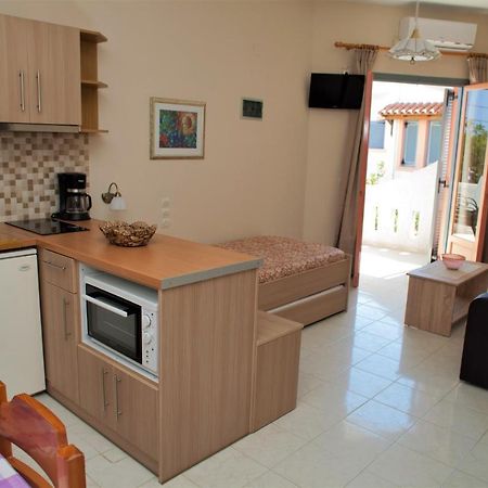 Palmira Apartments Makrýgialos Eksteriør bilde