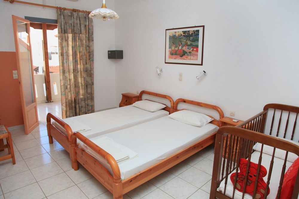 Palmira Apartments Makrýgialos Eksteriør bilde