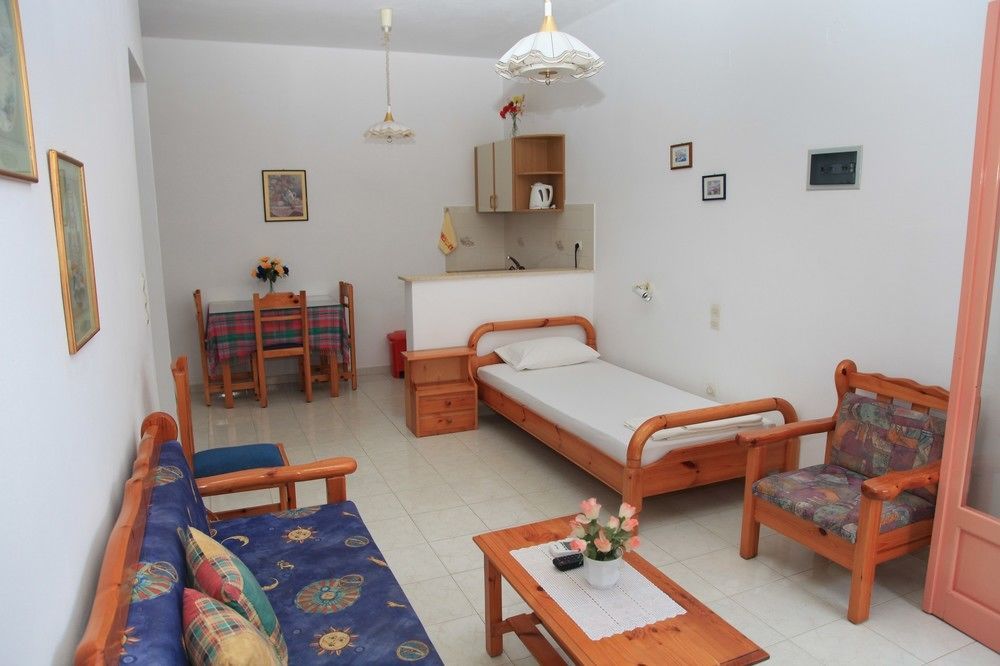 Palmira Apartments Makrýgialos Eksteriør bilde