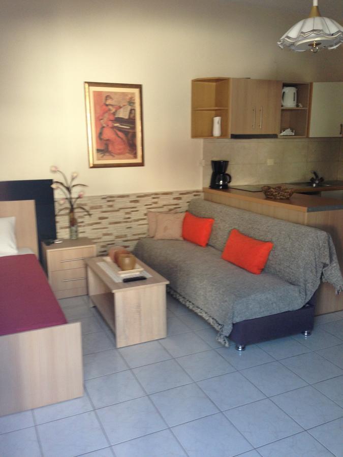 Palmira Apartments Makrýgialos Eksteriør bilde