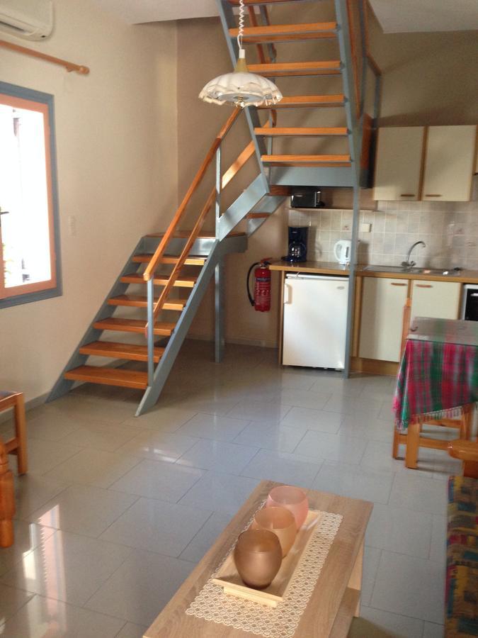 Palmira Apartments Makrýgialos Eksteriør bilde