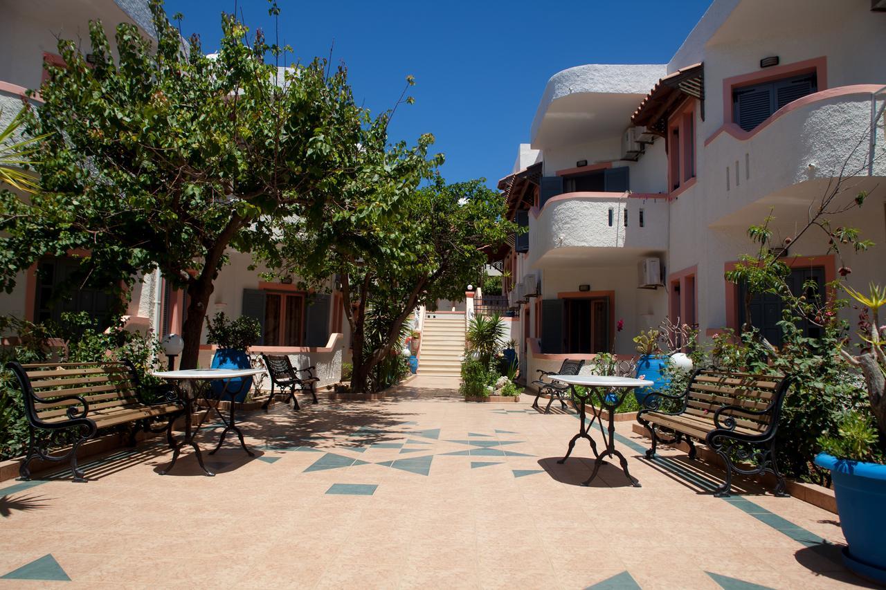 Palmira Apartments Makrýgialos Eksteriør bilde