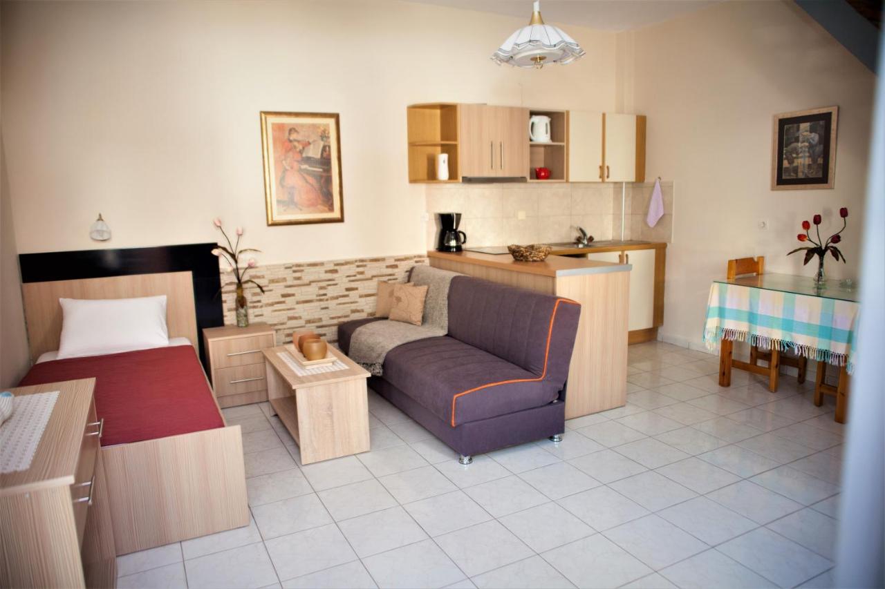 Palmira Apartments Makrýgialos Eksteriør bilde