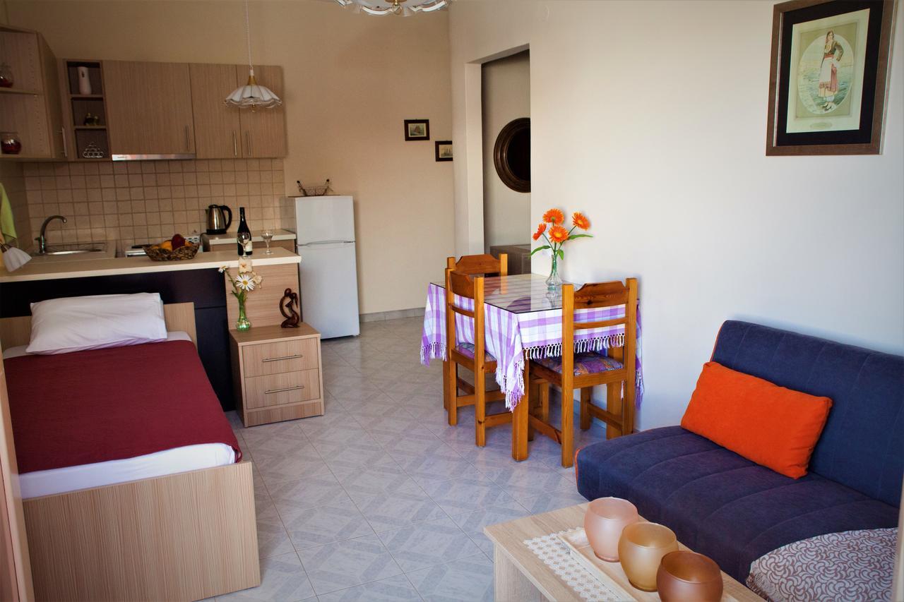 Palmira Apartments Makrýgialos Eksteriør bilde